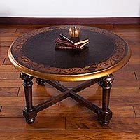 Wood round accent table,