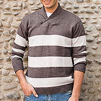 Men's alpaca blend sweater, 'Cortijo Man in Beige' - Men's Alpaca Wool Pullover Sweater