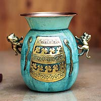 Copper and bronze vase Lion Fortitude Peru