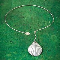 Cultured pearl choker,