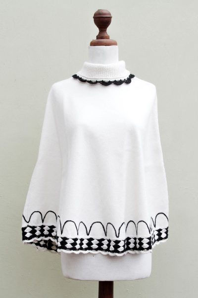 Alpaca blend poncho, 'Ivory Wari Splendor' - Ivory Alpaca Blend Turtleneck Poncho with Black Trim