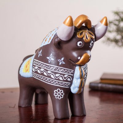 Ceramic statuette, Brown Pucara Bull