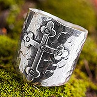 Sterling silver band ring, 'Rising Cross' - Handcrafted Andean Sterling Silver Cross Ring