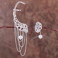 Cultured pearl ear crawlers,