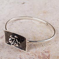 Sterling silver flower bracelet,