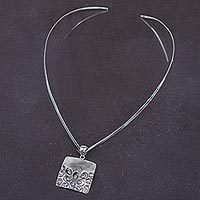 Sterling silver flower choker,