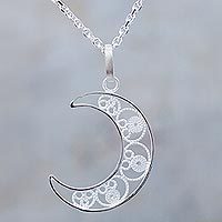 Sterling silver filigree pendant necklace,