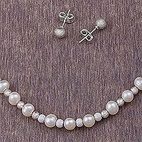 Cultured pearl jewelry set,