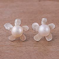Cultured pearl stud earrings,