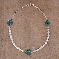 Culutred pearl and chrysocolla beaded pendant necklace,