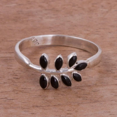 Onyx cocktail ring, 'Elegant Frond' - Leafy Onyx and Silver Cocktail Ring from Peru