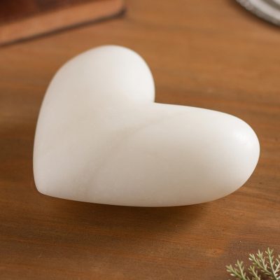 Huamanga stone figurine, Sweet Little Love