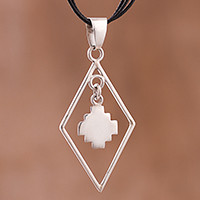 Silver pendant necklace,