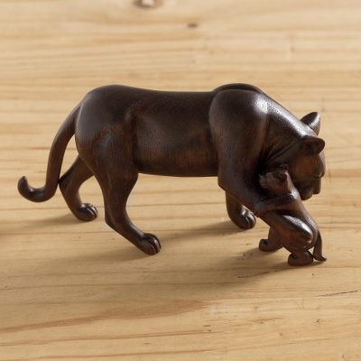 Wood sculpture, Puma Family