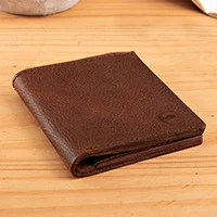 Men's leather bi-fold wallet, 'Classic Espresso' - Espresso Brown 100% Leather Men's Bi-Fold Wallet from Peru