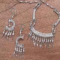 Pearl jewelry set,