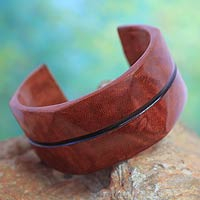 Leather cuff bracelet, 'Wend Konta in Cinnamon' - Leather cuff bracelet