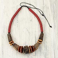 Agate and wood beaded necklace,