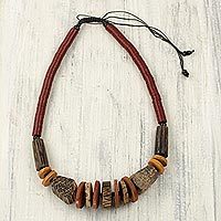 Agate and wood beaded necklace,