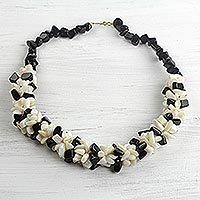 Agate beaded necklace,