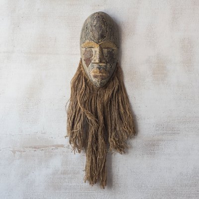 African wood mask, Humble