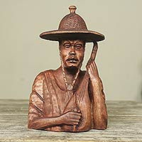 Mahogany sculpture The Violinist Ghana