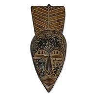 Ga wood mask,