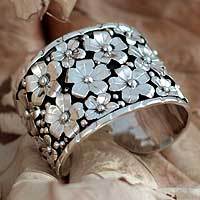 Sterling silver floral bracelet,