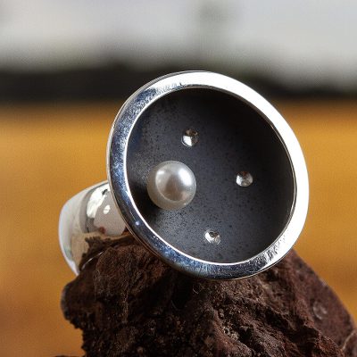 Cultured pearl cocktail ring