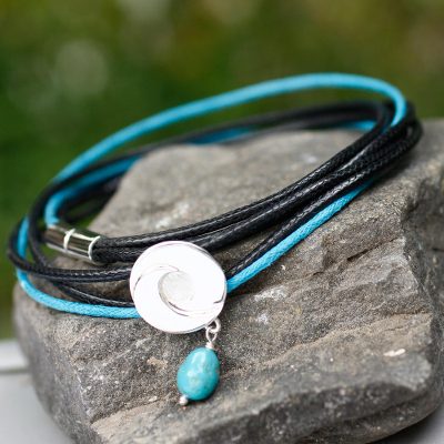 Turquoise wrap bracelet, Integration