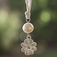 Cultured pearl filigree necklace,
