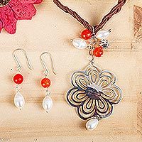 Cultured pearl and agate jewelry set,