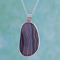 Agate pendant necklace,