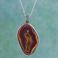 Agate pendant necklace,
