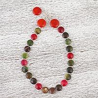 Agate and carnelian beaded necklace,