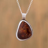 Agate pendant necklace,