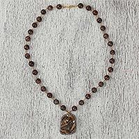 Agate and quartz beaded pendant necklace,