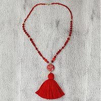 Agate and marble beaded pendant necklace,
