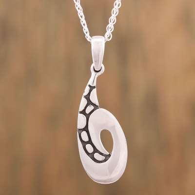 Sterling silver pendant necklace, Conch Pebbles