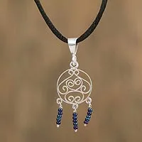 Glass beaded filigree pendant necklace,