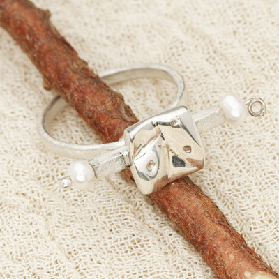 Cultured pearl cocktail ring, Face Time