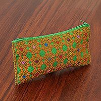 Cotton clutch,