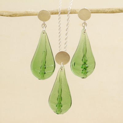 Sterling silver and glass jewelry set, 'Chromatic Beauty in Green' - Glass and Sterling Silver Jewelry Set in Green from Mexico