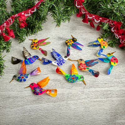 Aluminum decorative garland, 'Hovering Hummingbirds' - Hand Painted Garland of Mexican Hummingbirds