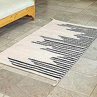 Wool area rug, 'Skyscrapers in Ivory' (2.5x5) - Pure Wool Area Rug in Ivory and Black (2.5x5)