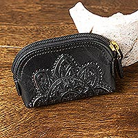 Leather coin purse, 'Ebony Coin Keeper' - Onyx Black Zippered Leather Coin Purse from Mexico