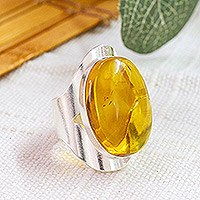 Amber cocktail ring, 'Gleaming Glam' - Sterling Silver Adjustable Cocktail Ring with Oval Amber