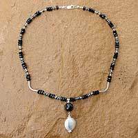 Black agate and hematite pendant necklace,