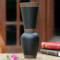 Mango wood vase,