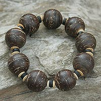 Coconut shell stretch bracelet Coco Breeze Thailand